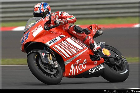 motogp_stoner_26.jpg
