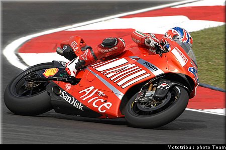 motogp_stoner_27.jpg
