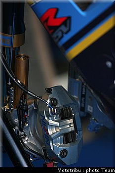 motogp_suzuki_10.jpg