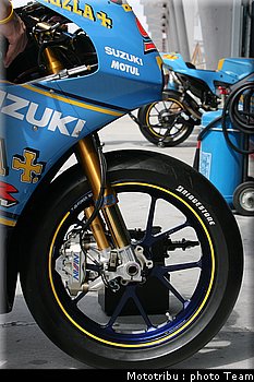 motogp_suzuki_11.jpg