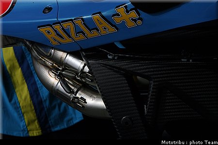 motogp_suzuki_12.jpg
