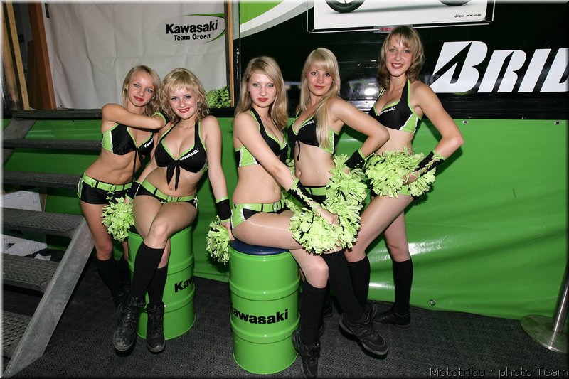 girls-motogp2007-0057