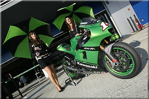 girls-motogp2007-0004.jpg