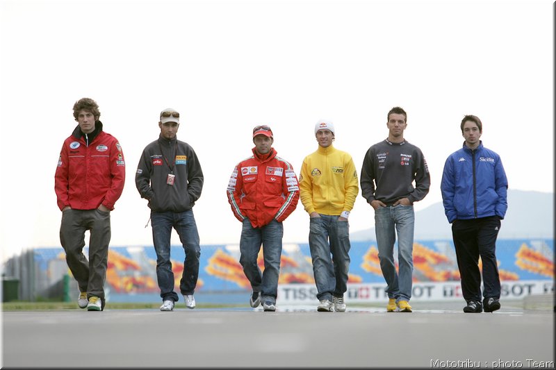 retro-dovizioso-2007_019