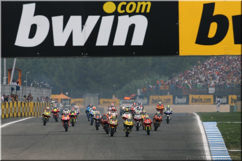 retro-dovizioso-2007_079