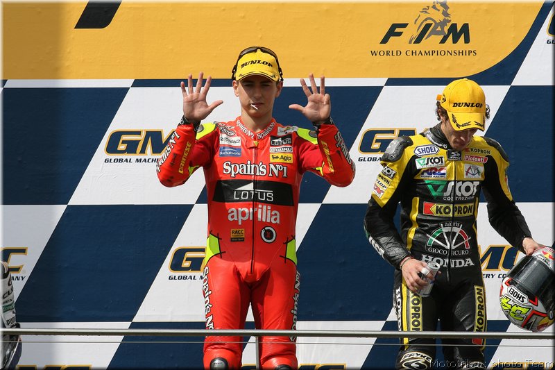 retro-dovizioso-2007_095