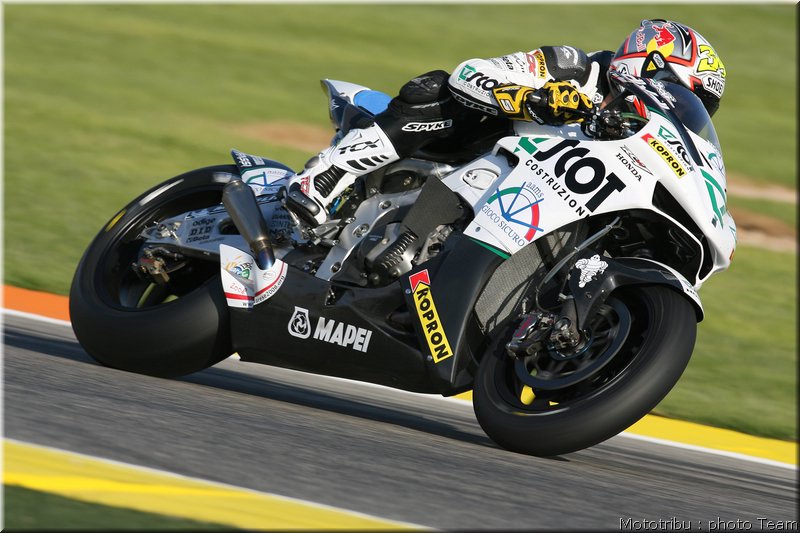 retro-dovizioso-2007_105