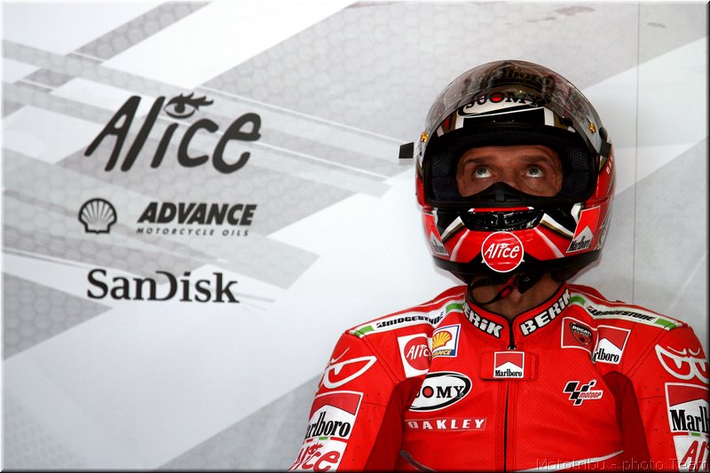 042-stands2007-042-capirossi1-qatar