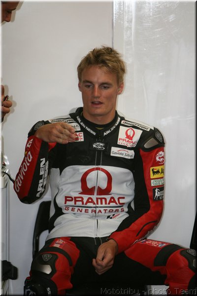 713-stands2007-037-davies-australie