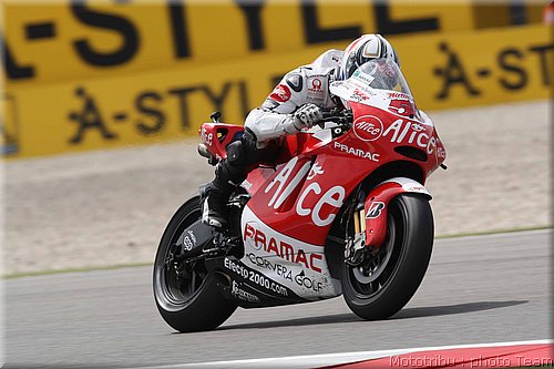 motogp-guintoli_5.jpg