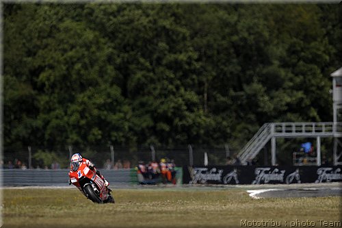 motogp-stoner_11.jpg