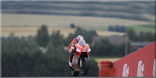 motogp-stoner_08.jpg
