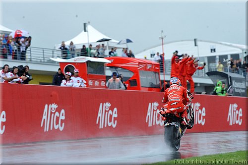 motogp-stoner_12.jpg
