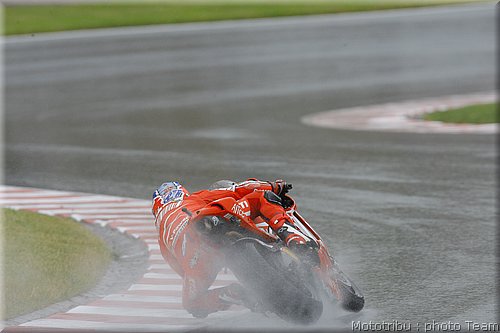 motogp-stoner_14.jpg