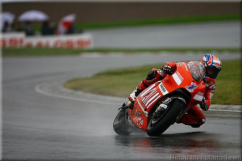 motogp-stoner_18.jpg