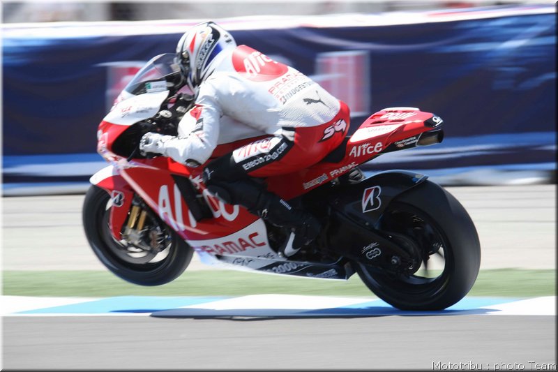motogp-guintoli_07
