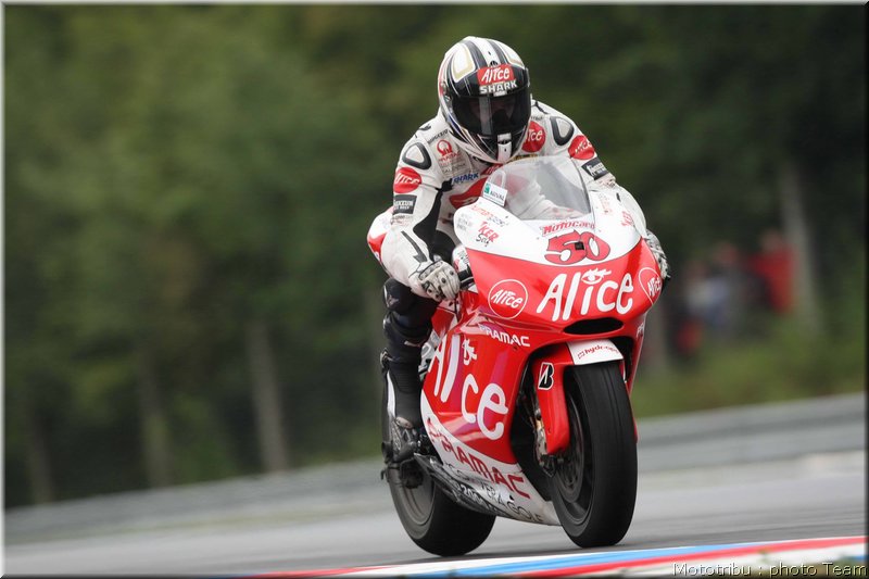 motogp-guintoli_08