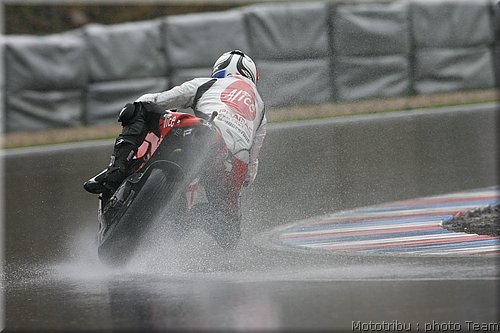 motogp-guintoli_03.jpg