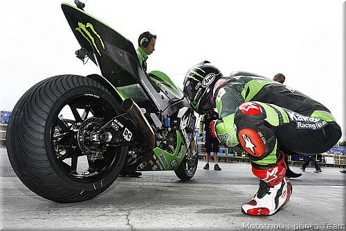 motogp-hopkins_09.jpg