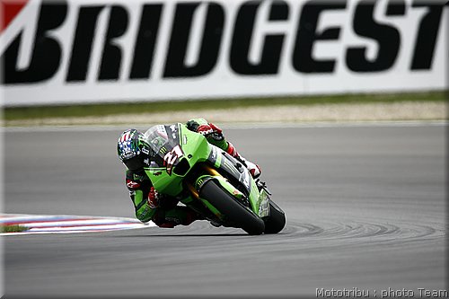 motogp-hopkins_13.jpg