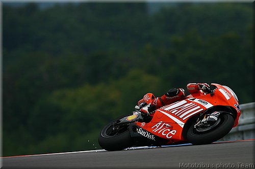 motogp-stoner_10.jpg