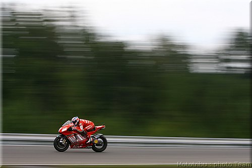 motogp-stoner_12.jpg