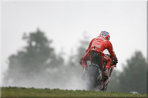 motogp-stoner_13.jpg