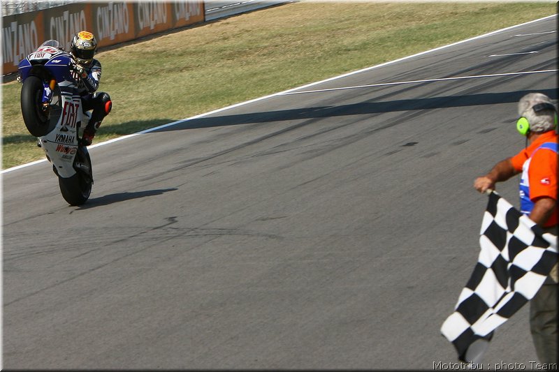 motogp-lorenzo_01