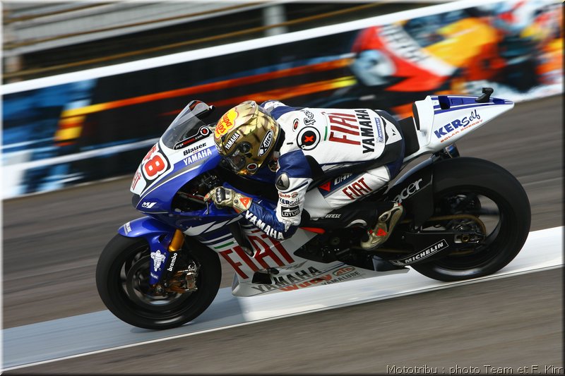 motogp_lorenzo_08