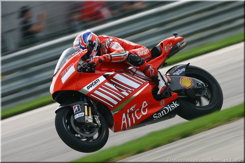 motogp_stoner_10