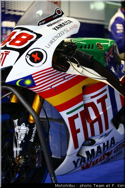 motogp_lorenzo_08
