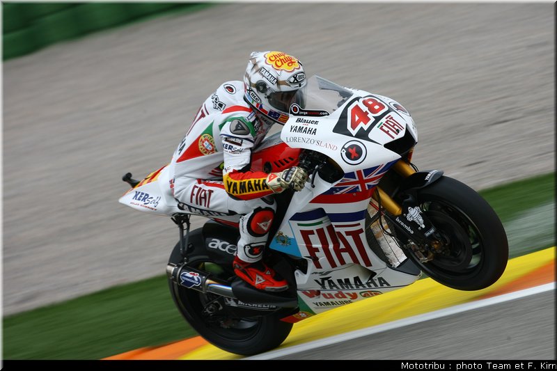 motogp_lorenzo_12