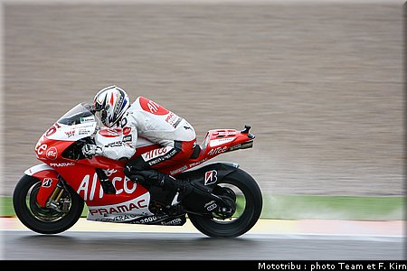 motogp_guintoli_5.jpg