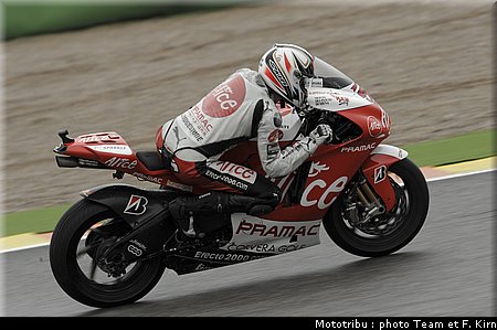 motogp_guintoli_7.jpg