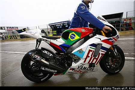 motogp_lorenzo_15.jpg