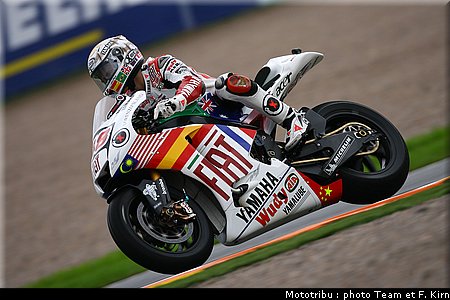 motogp_lorenzo_16.jpg