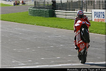 motogp_stoner_18.jpg