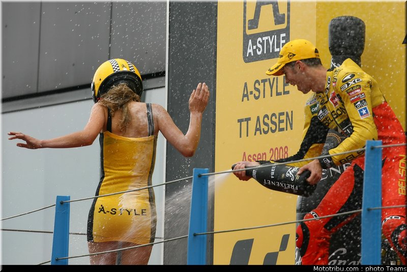 pitbabes_motogp_2008_0004