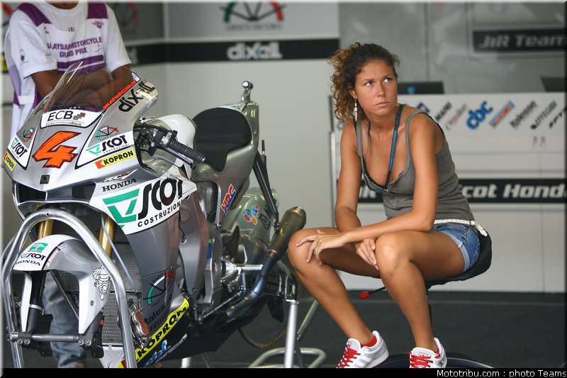 pitbabes_motogp_2008_0258