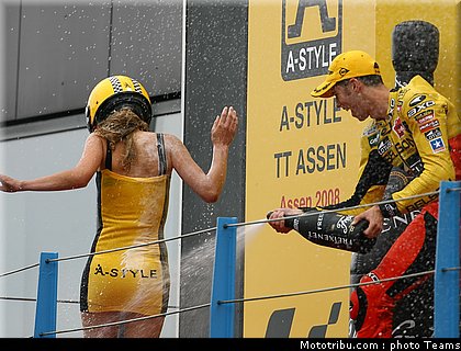 pitbabes_motogp_2008_0004.jpg