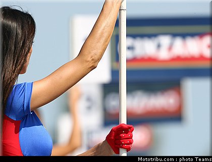 pitbabes_motogp_2008_0050.jpg