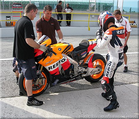 pedrosa-test-bridgestone_07.jpg