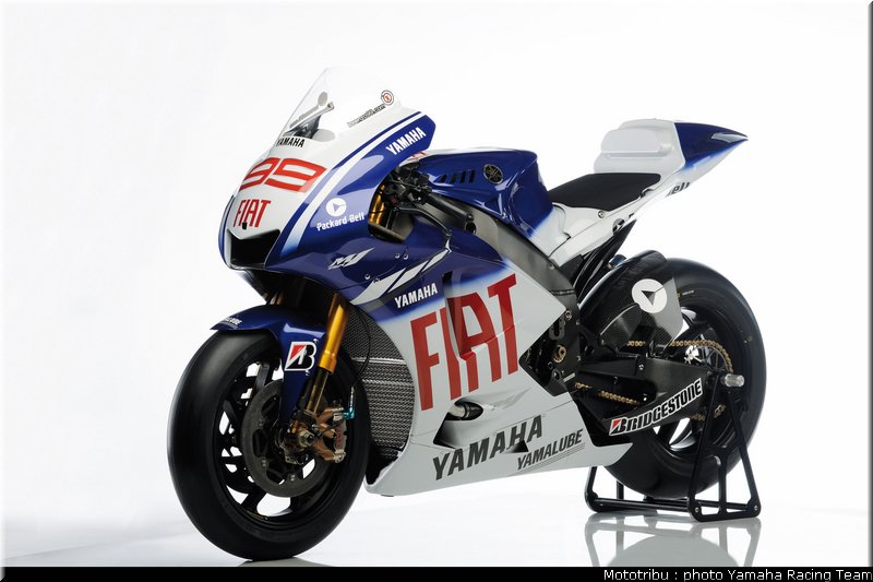 025_yamaha_m1_lorenzo_2