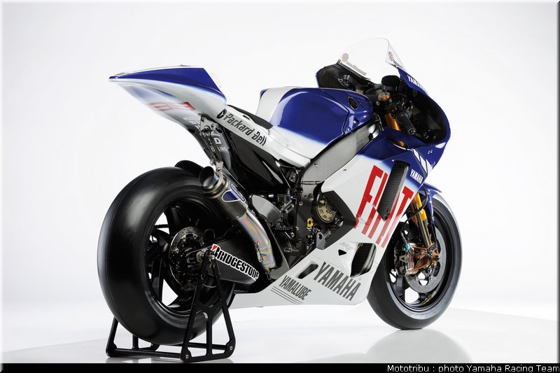 028_yamaha_m1_lorenzo_5