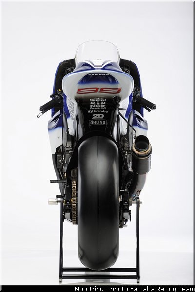 029_yamaha_m1_lorenzo_6