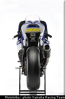 016_yamaha_m1_rossi_7.jpg