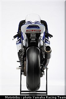 029_yamaha_m1_lorenzo_6.jpg