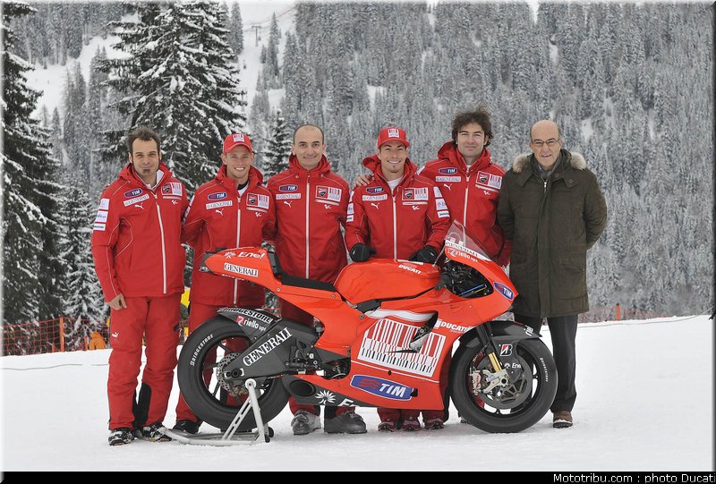 ducati_vrooom_2010_007