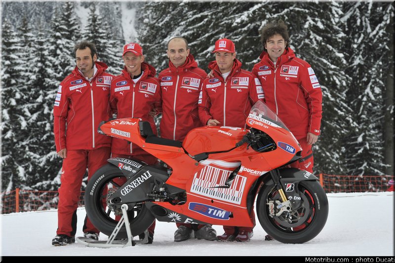 ducati_vrooom_2010_009