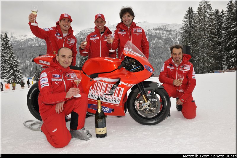 ducati_vrooom_2010_044